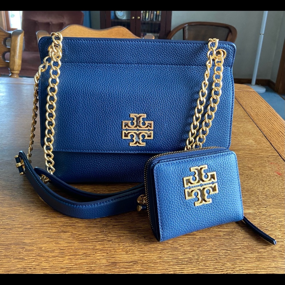 Tory Burch purse and wallet sold as a set.